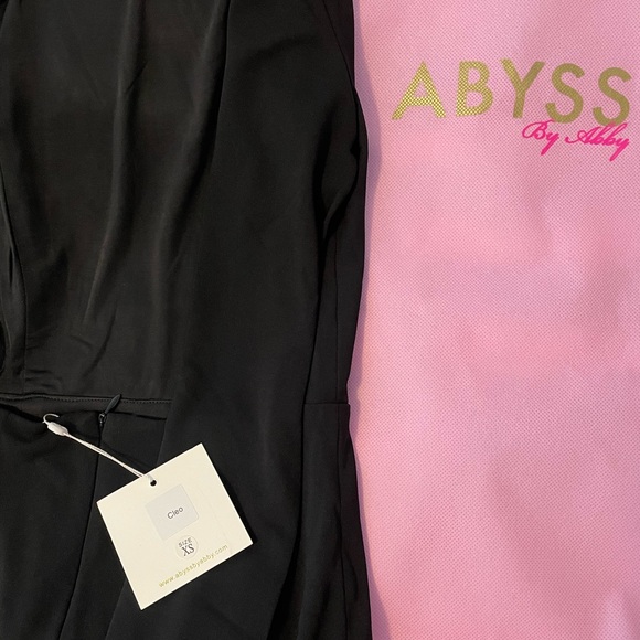 Abyss by Abby Cleo Dress - Picture 3 of 5